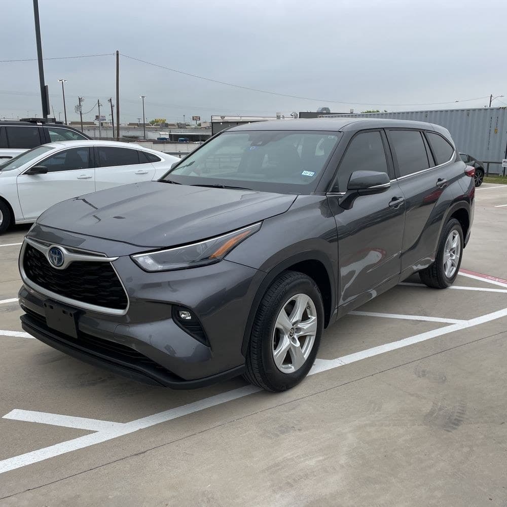 2023 Toyota Highlander Hybrid LE photo 1