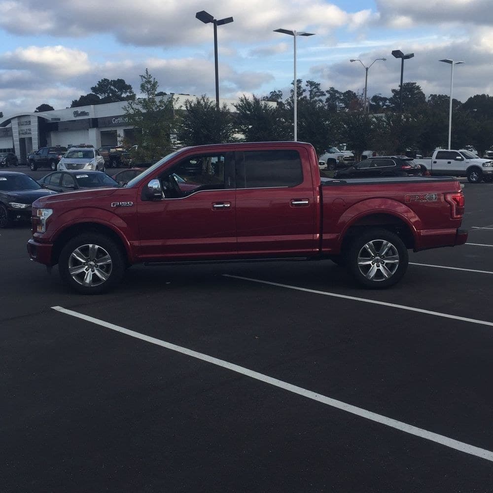 2015 Ford F150 Platinum photo 1