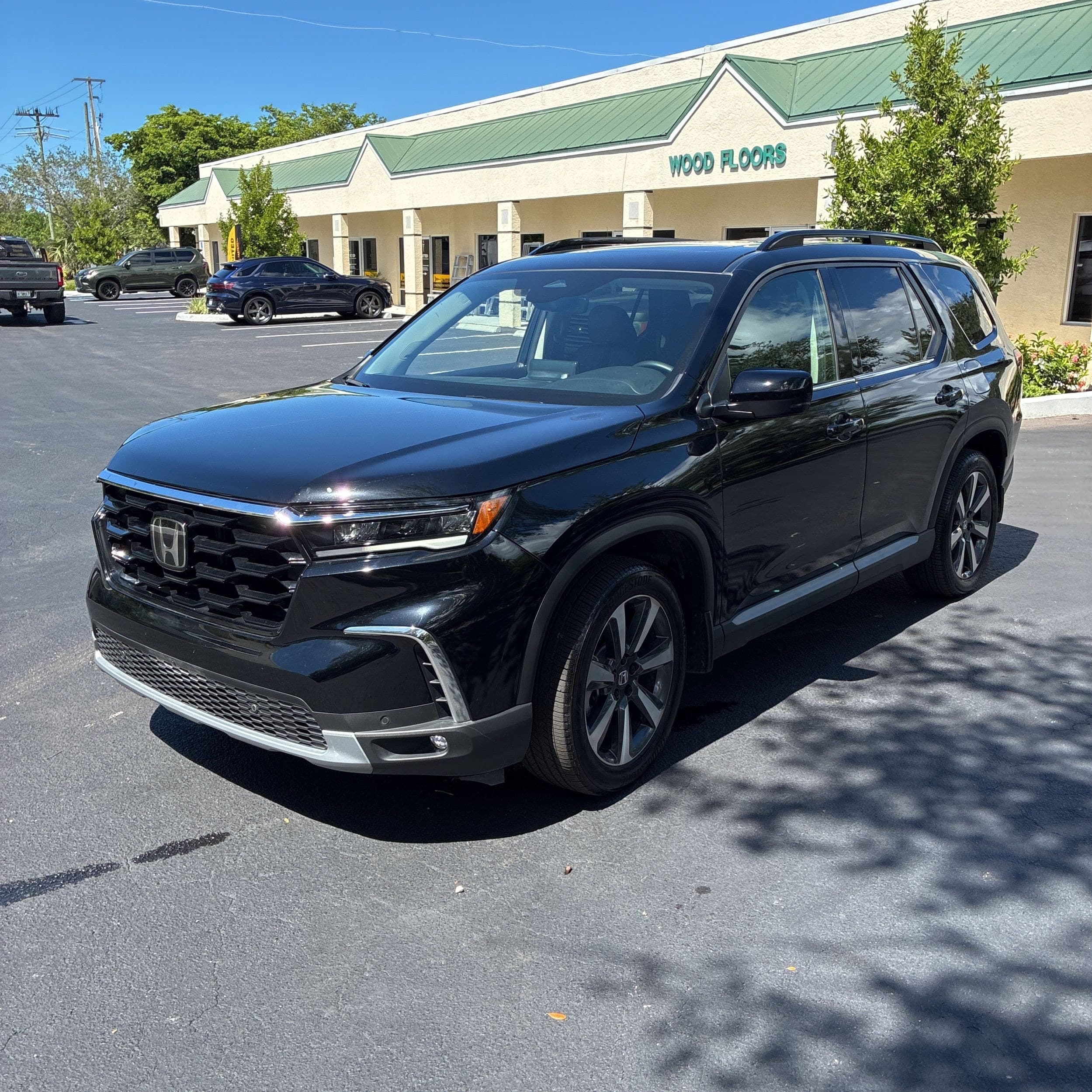 2025 Honda Pilot Touring photo 1
