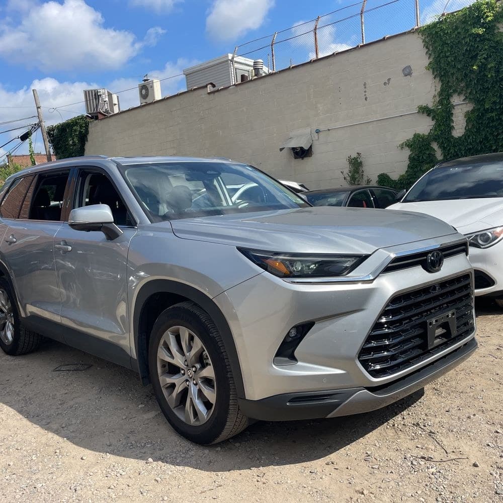 2024 Toyota Grand Highlander Limited photo 1