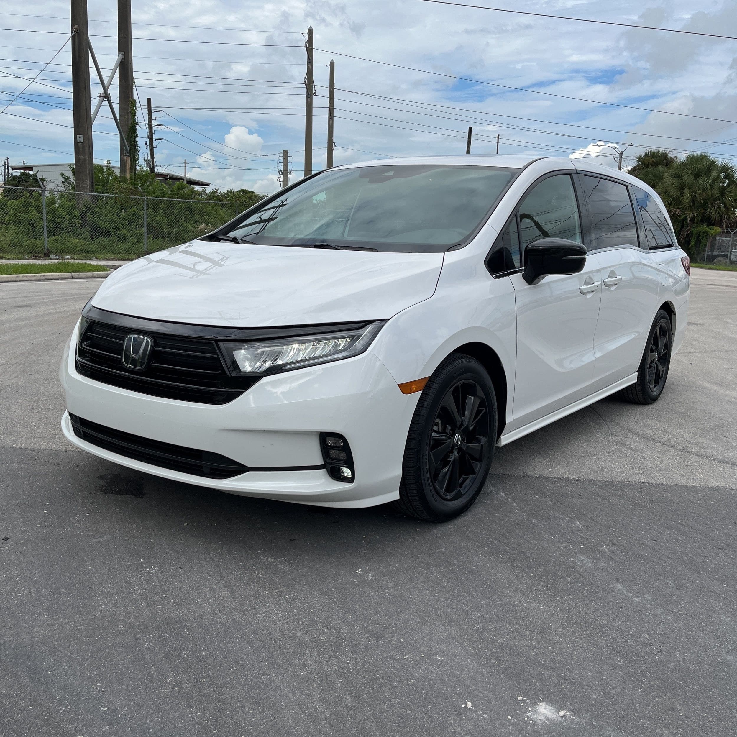 2023 Honda Odyssey Sport photo 1