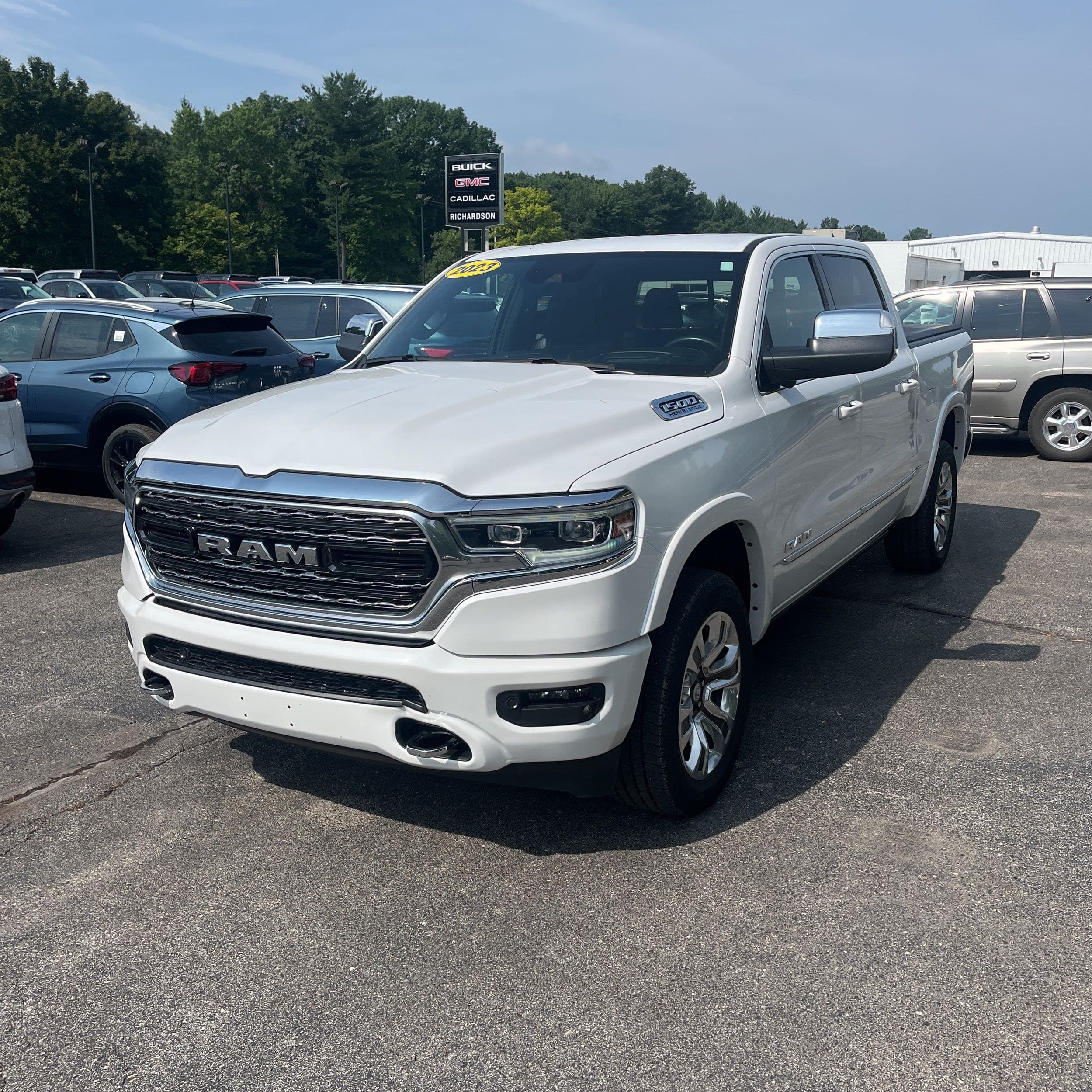 2023 Ram 1500 Limited photo 1