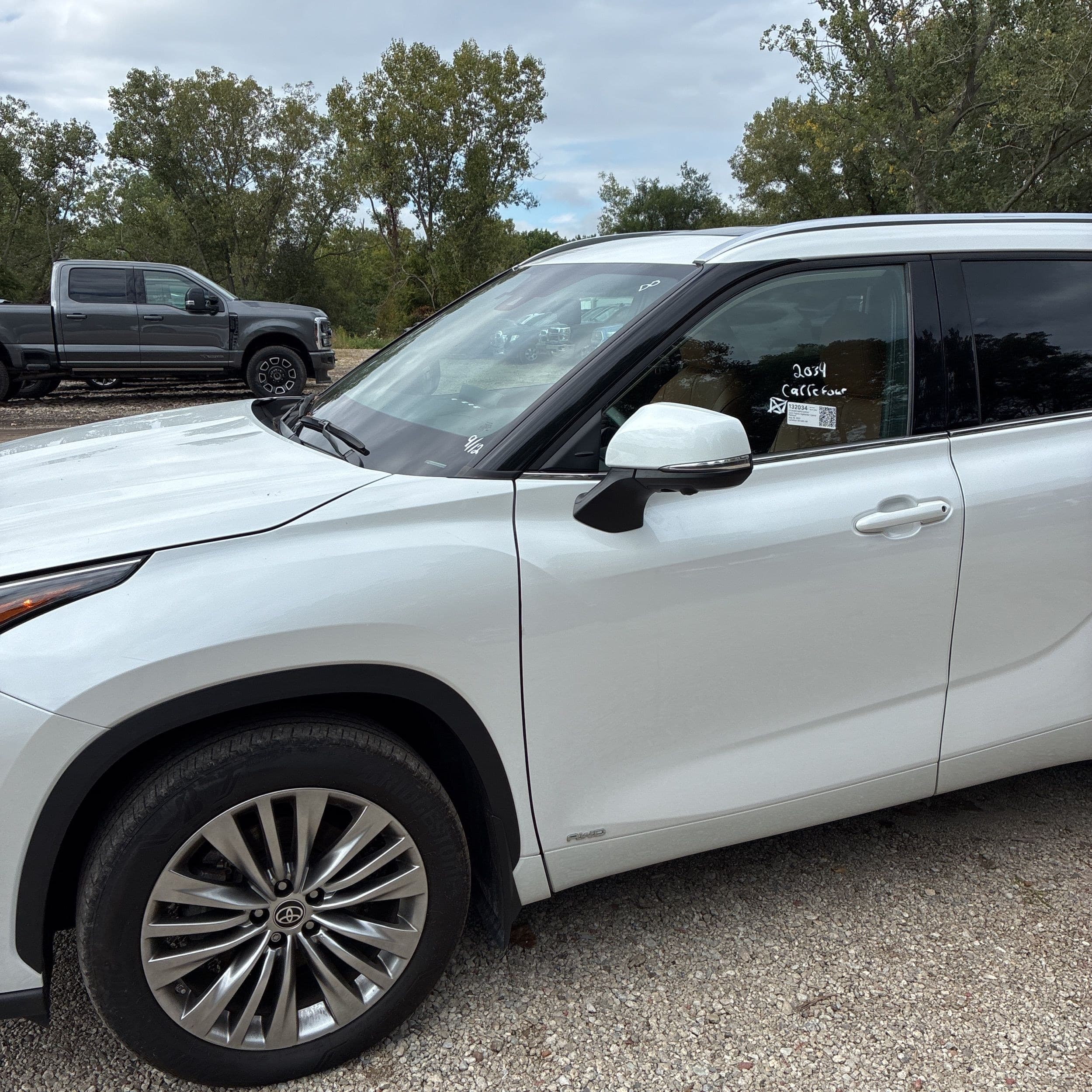 2023 Toyota Highlander Hybrid Platinum photo 1