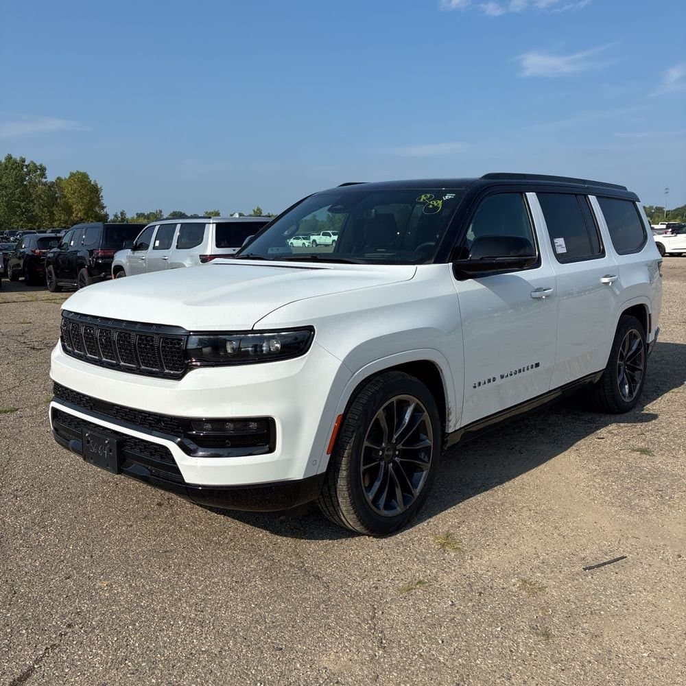 2024 Jeep Grand Wagoneer Series II photo 1