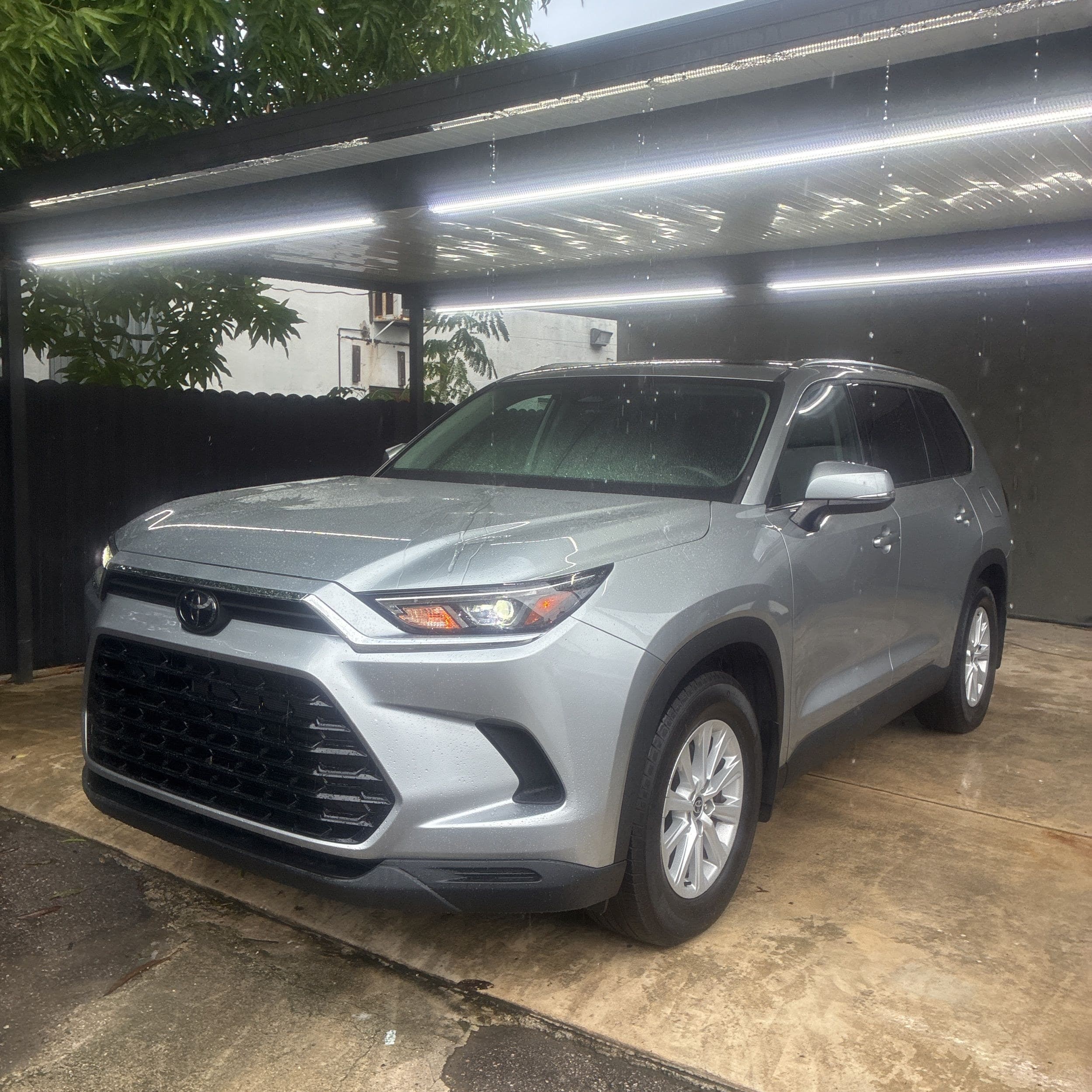 2024 Toyota Grand Highlander XLE photo 1