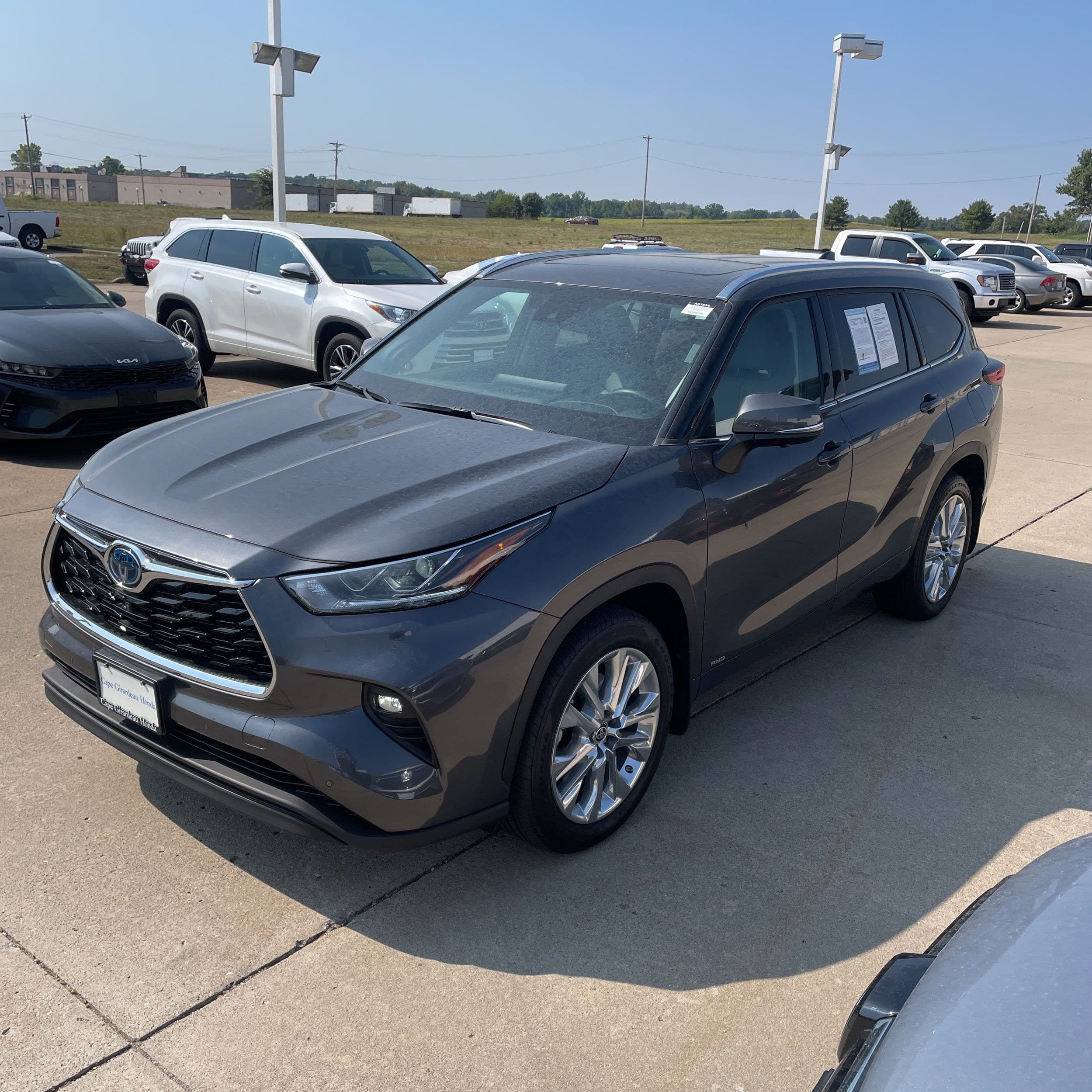 2023 Toyota Highlander Hybrid Limited photo 1
