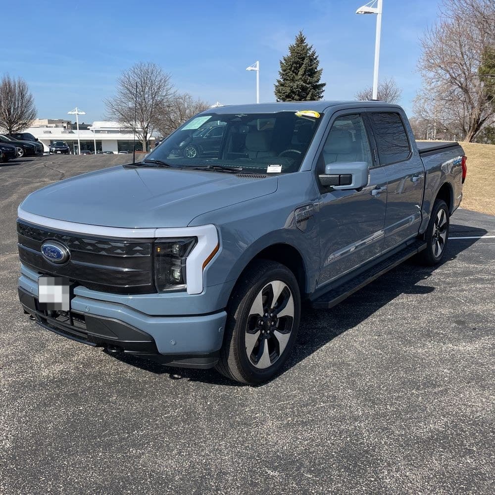 2023 Ford F-150 Lightning SuperCrew photo 1