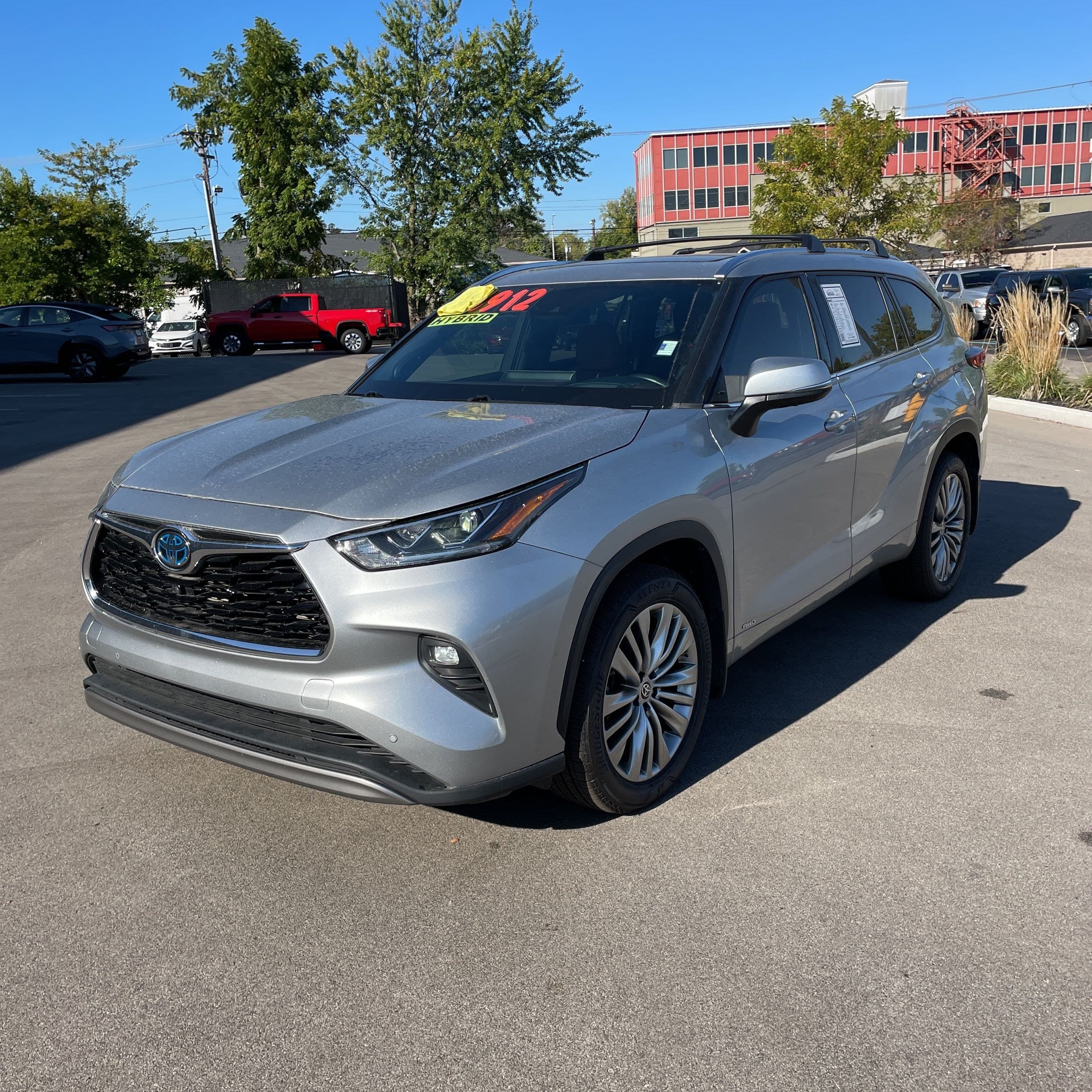 2022 Toyota Highlander Hybrid Platinum photo 1