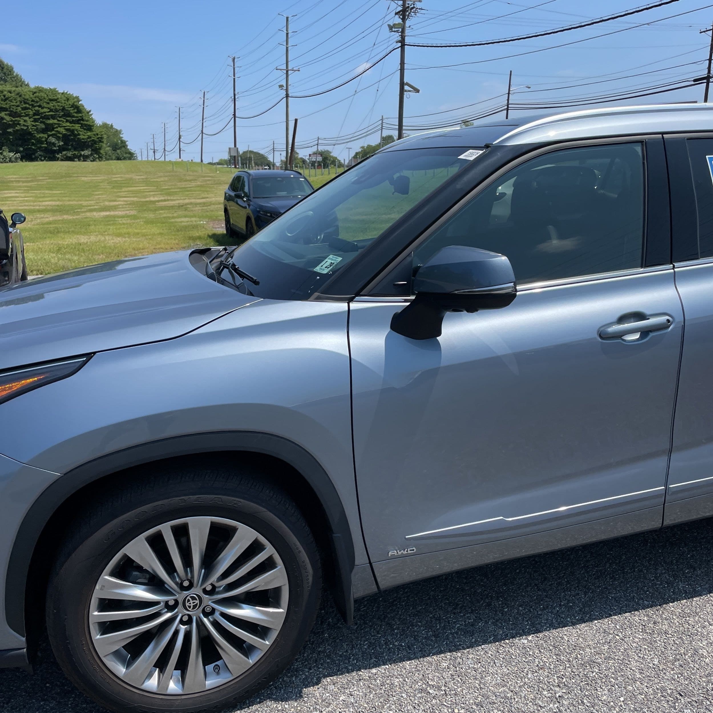 2024 Toyota Highlander Hybrid Platinum photo 1