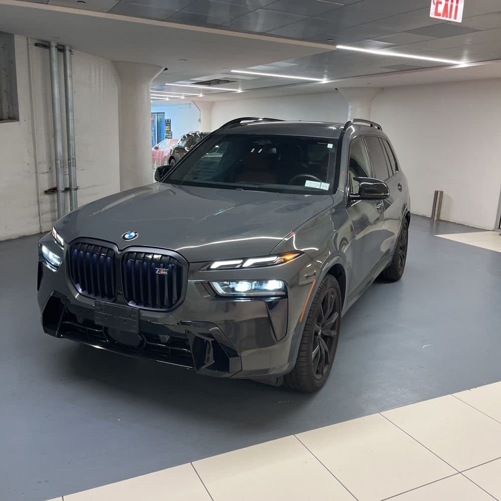 2025 BMW X7 M60i photo 1