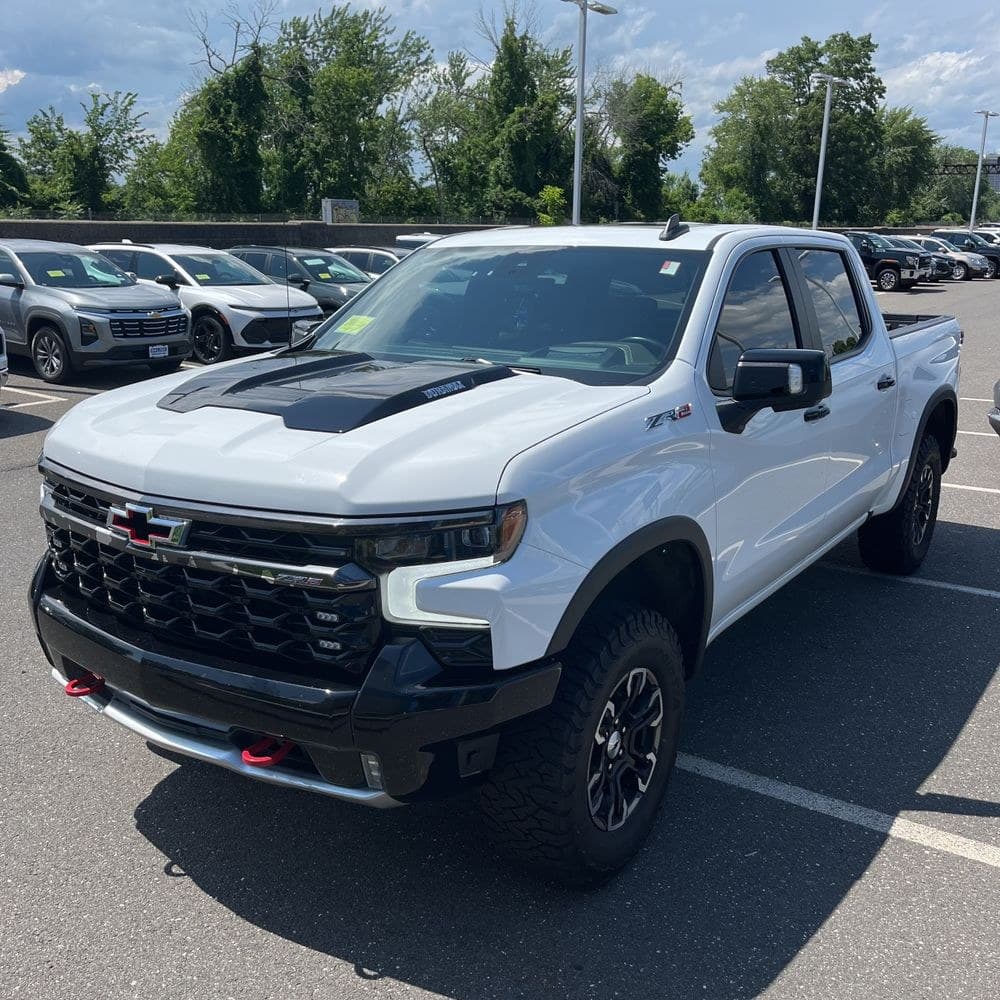 2024 Chevrolet Silverado 1500 ZR2 photo 1