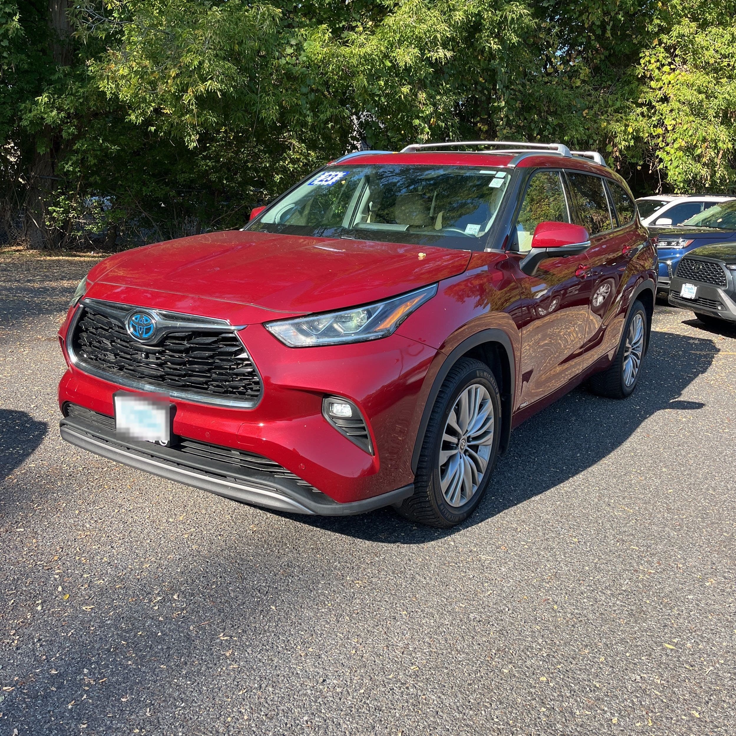 2023 Toyota Highlander Hybrid Platinum photo 1